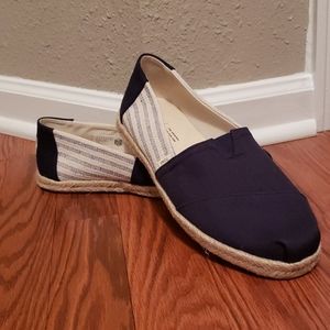 Never worn Toms